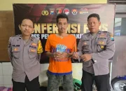 Terekam CCTV, Pencuri Bermodus Salat Jumat Gasak Motor di Surabaya