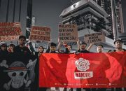 Mahasiswa Malaysia Demo di Depan KBRI Kuala Lumpur, Kibarkan Bendera One Piece