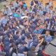 foto:Kepala SMPN 1 Prabumulih, Roni Ardiansyah, Kembali Bertugas Setelah Pencopotan Di batalkan dan di sambut ratusan murid murid nya