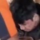 foto:tangkapan layar petugas koprasi di duga mencuri pakain dalam warga