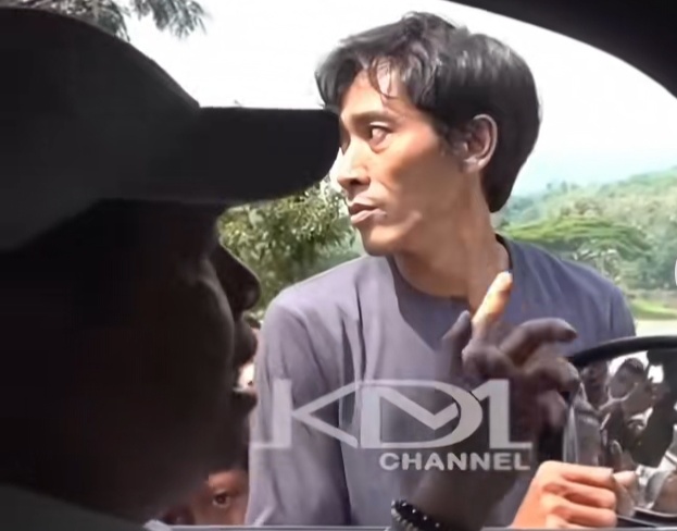 Foto KDM hasil tangkapan layar waktu menemui para warga yang merasa di tipu deler