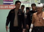 “Dari Pengajian Berujung Darah: Kades Pakel Lumajang Dibacok Belasan Orang di rumahnya”